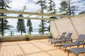 Beachfront Manly Apartment With Balcony & Parking, Sydney